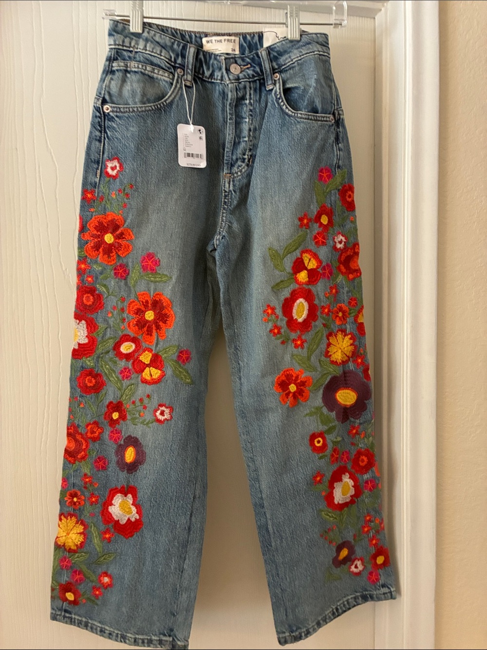 We The Free Light Blue High-Rise Women's Embroidered Denim Jeans, size 24 NWT